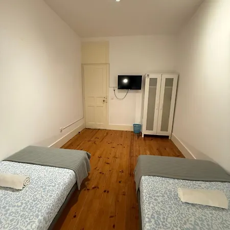 Homestay Gigi's Tv Kitchen Bathroom Center Lisbon