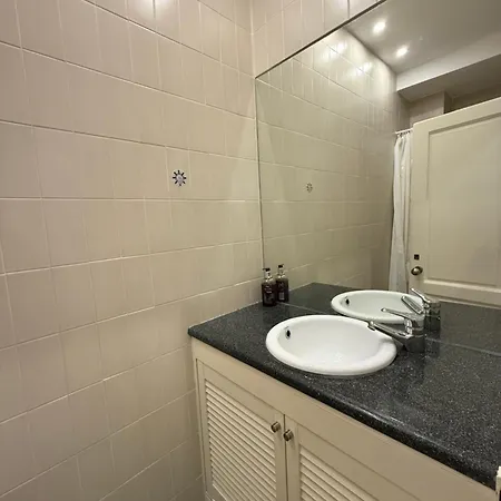 Gigi's Tv Kitchen Bathroom Center * Lisbon