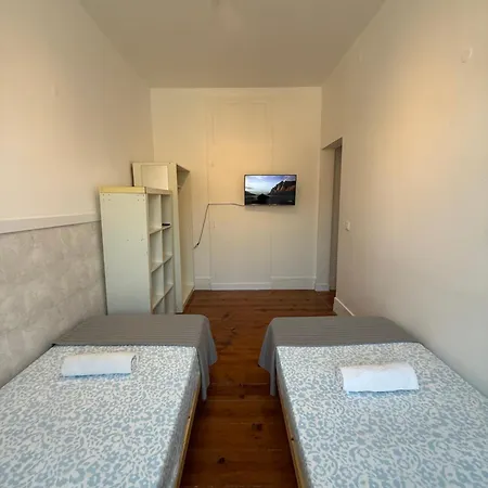 Gigi's Tv Kitchen Bathroom Center Homestay