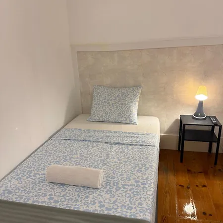 Homestay Gigi's Tv Kitchen Bathroom Center Lisbon