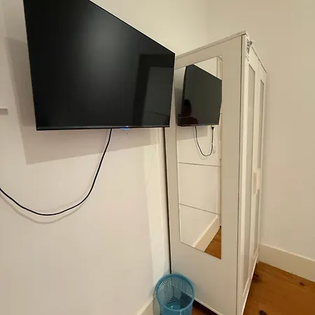 Gigi's Tv Kitchen Bathroom Center Homestay