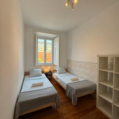 Homestay Gigi's Tv Kitchen Bathroom Center Lisbon