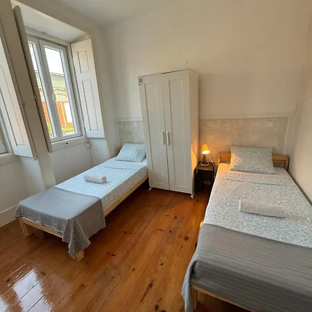 Homestay Gigi's Tv Kitchen Bathroom Center Lisbon