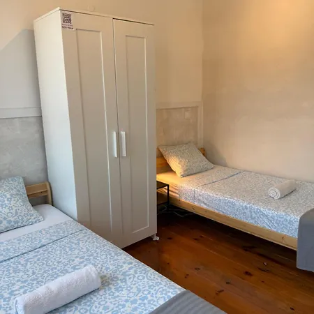 Homestay Gigi's Tv Kitchen Bathroom Center