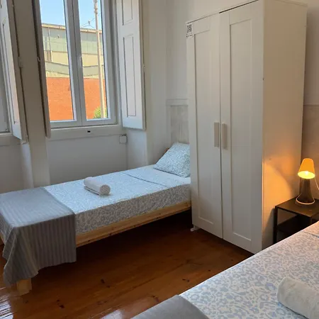 Homestay Gigi's Tv Kitchen Bathroom Center Lisbon
