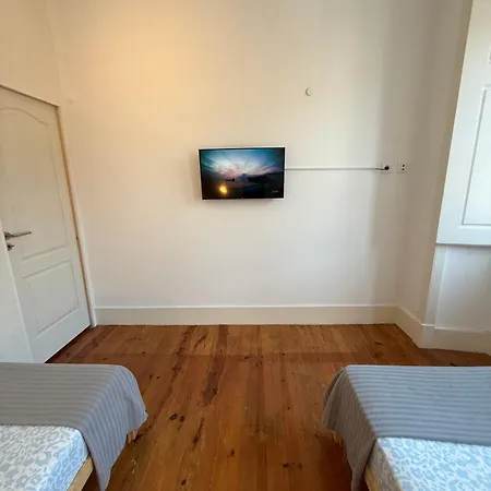 Homestay Gigi's Tv Kitchen Bathroom Center *