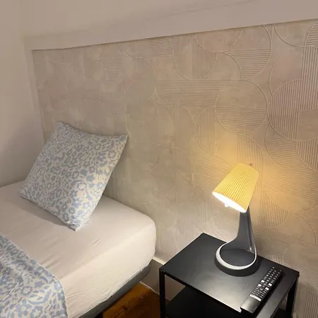 Homestay Gigi's Tv Kitchen Bathroom Center Lisbon